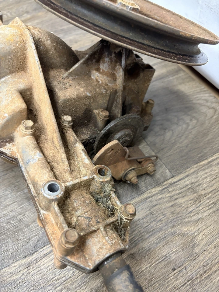 Troy-Bilt Super Bronco Single Speed Transaxle Transmission Complete needs Repair - Image 3 of 4