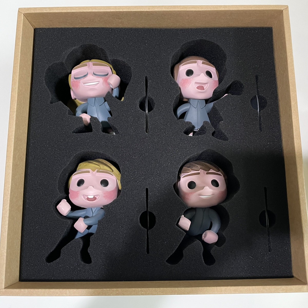 2015 Coarse Toys x Amanda Visell - Last Days of Autumn 2015 Coarse Toys x Amanda Visell - Last Days of Autumn