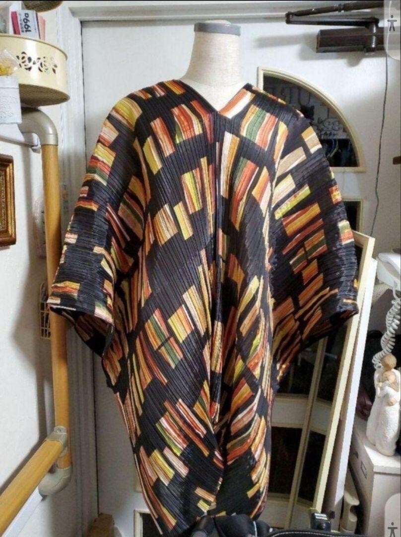 PLEATS PLEASE ISSEY MIYAKE HOPSCOTCH COLORS MADAME T Deformation 