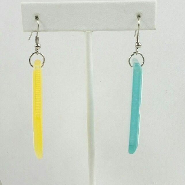 Fun Plastic Geometric Dangle Earrings - image 3