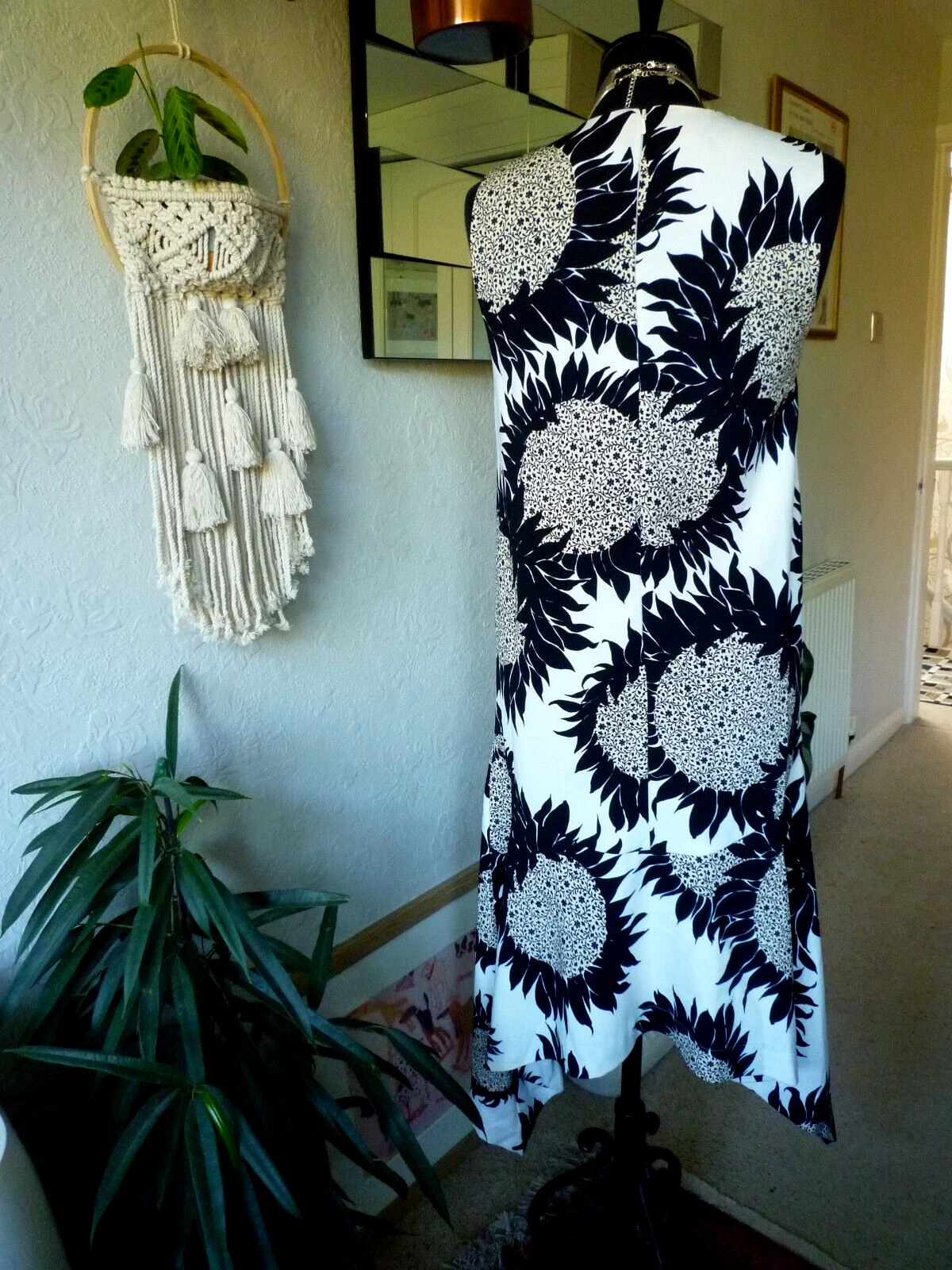 OFF WHITE MAGAZZINO ABITO MIDI GIRASOLE NERO E BIANCO SPORCO ORLO ASIMMETRICO TAGLIA 10