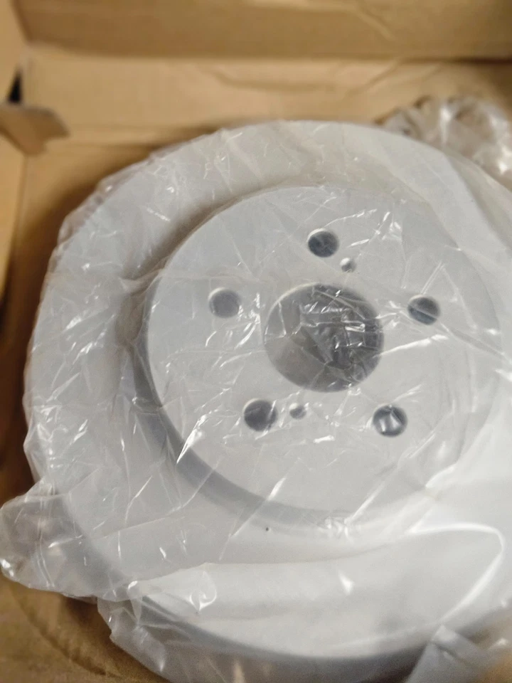 Kit de pastillas de freno y rotor delantero trasero R1 Concepts Toyota Prius Prime 2020-21 Foto 4 de 4