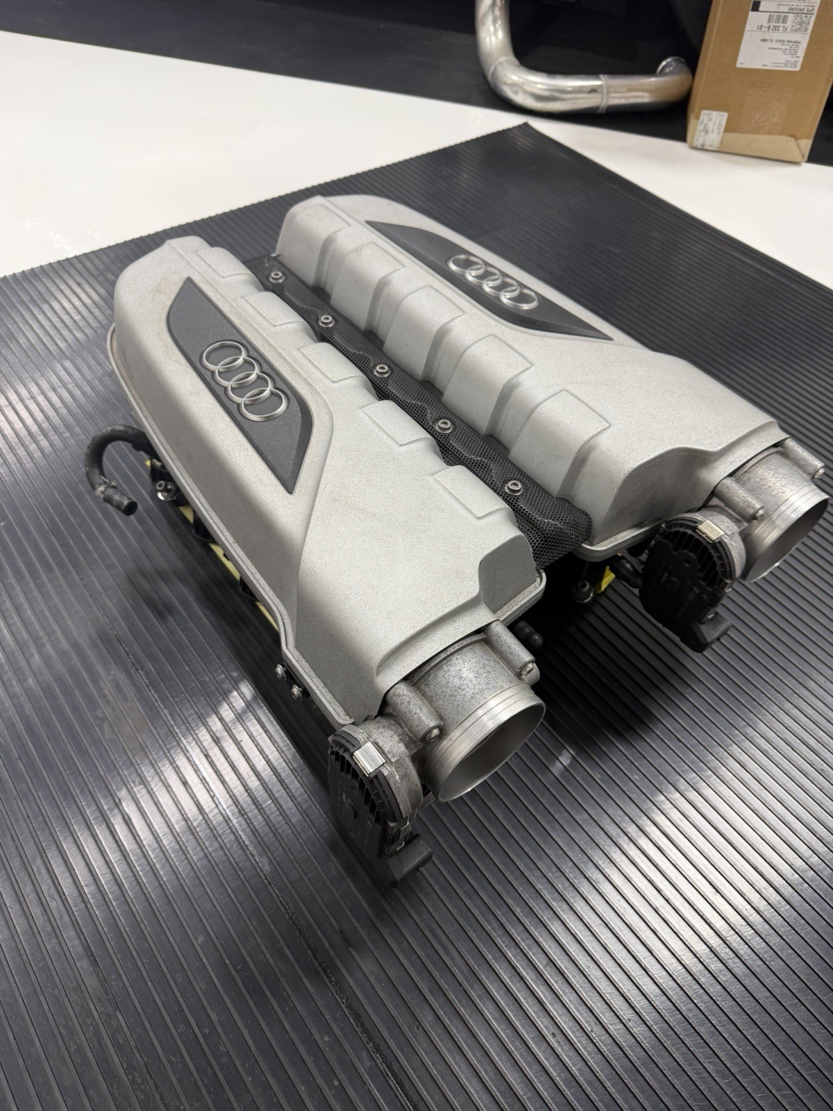 Audi R8 2017 UPPER Intake manifold P/N 07L133185AD
