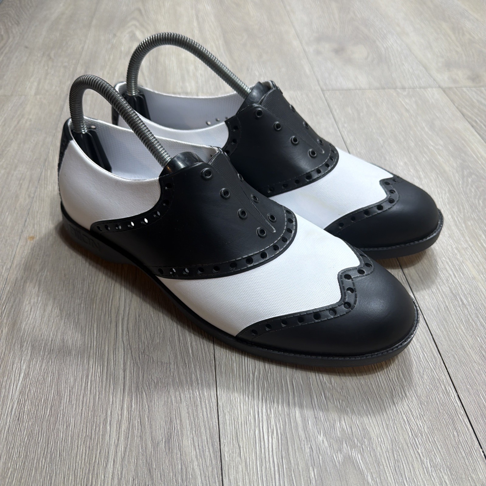 Lightweight Black White Oxfords Spikeless Slip On Biion Size