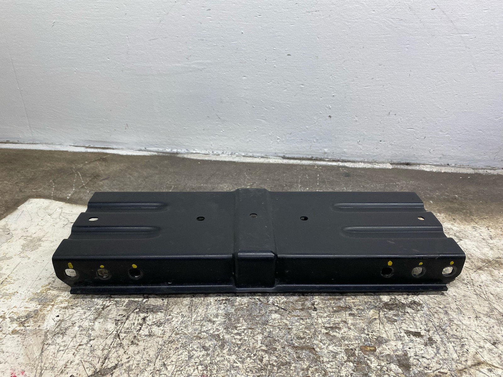 2010-2020 BENTLEY MULSANNE OEM REAR BUMPER REINFORCEMENT PANEL BRACKET 3Y0803141