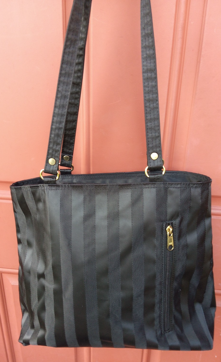 Valentino Ghiberty Tote Bag Luxury Italian Designer Limited  display picture 2
