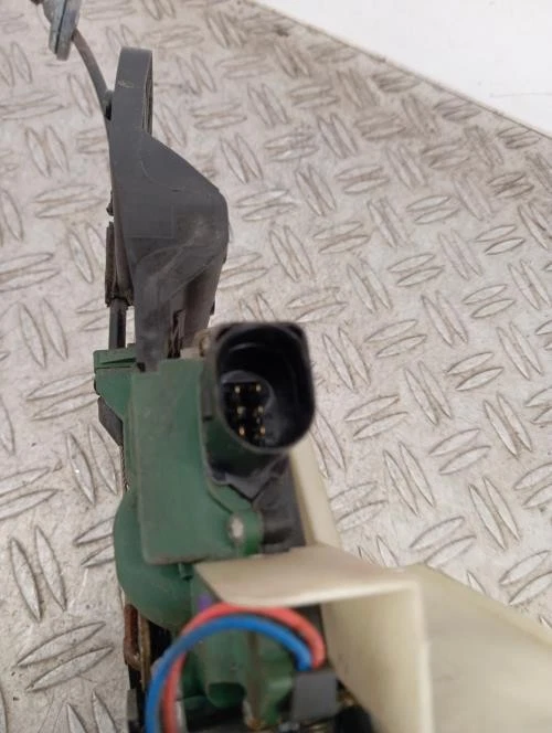 Serrure arriere gauche VOLKSWAGEN PASSAT 4 PHASE 2 3B4839015AL - Photo 3/4