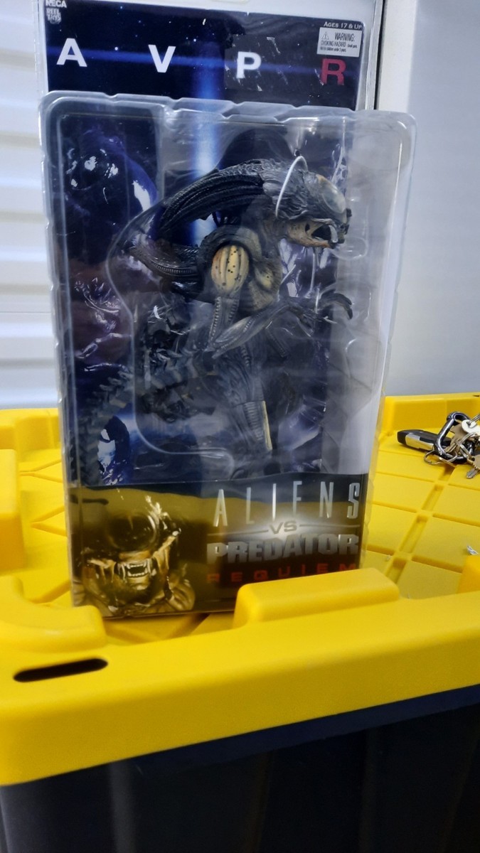 Rare NECA Predalien 8
