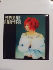 MYLENE FARMER magnet aimant dimension environ 4,3 cm x 4,3 cm OUI MAIS NON