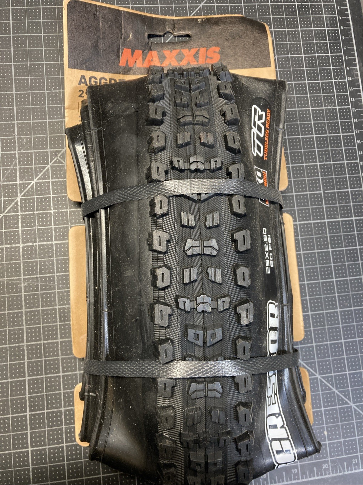 Maxxis Aggressor Tire - 29 x 2.3, Tubeless, Folding, Black, Dual, EXO