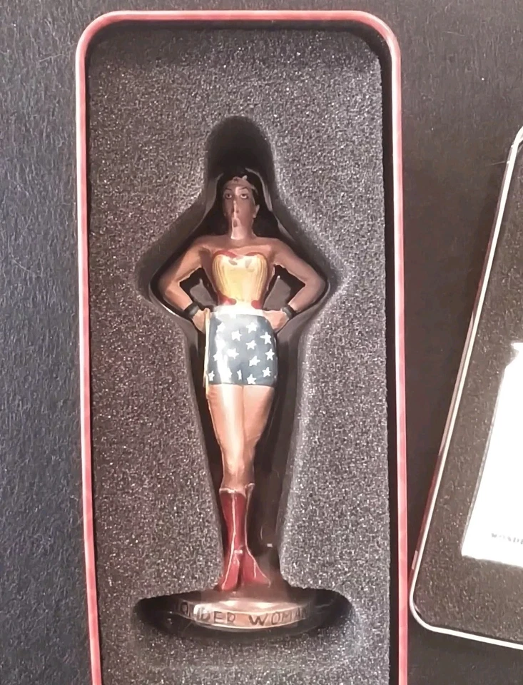 DC Heroes Classic Wonder Woman  Statue in Tin Box DC Dark Horse YOE! 2007 - Image 4 of 4