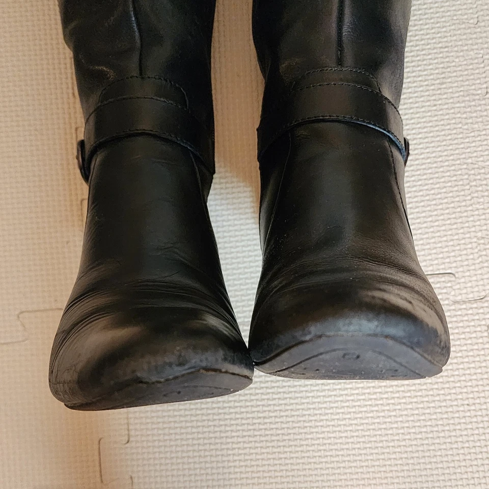 Botas de mujer Anne Klein negras de tacón alto hasta la rodilla delanteras de cuero, espalda elástica talla 9 Foto 4 de 4