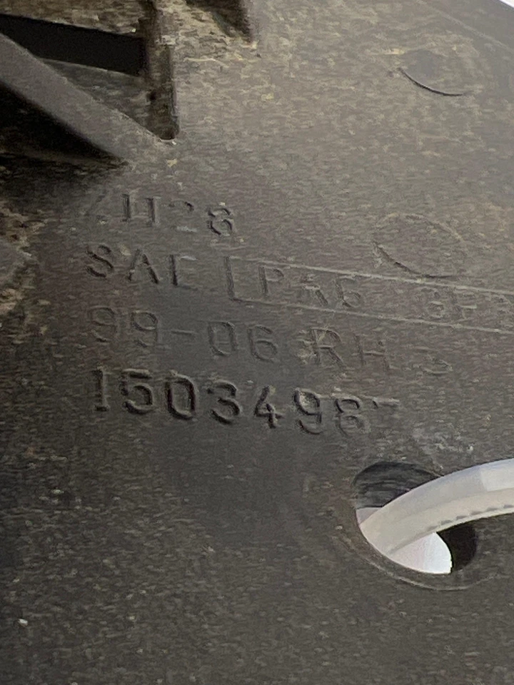 99 - 07 Chevy Silverado Inside Door Handle RH Passenger Side OEM 15760298 - Image 3 of 4