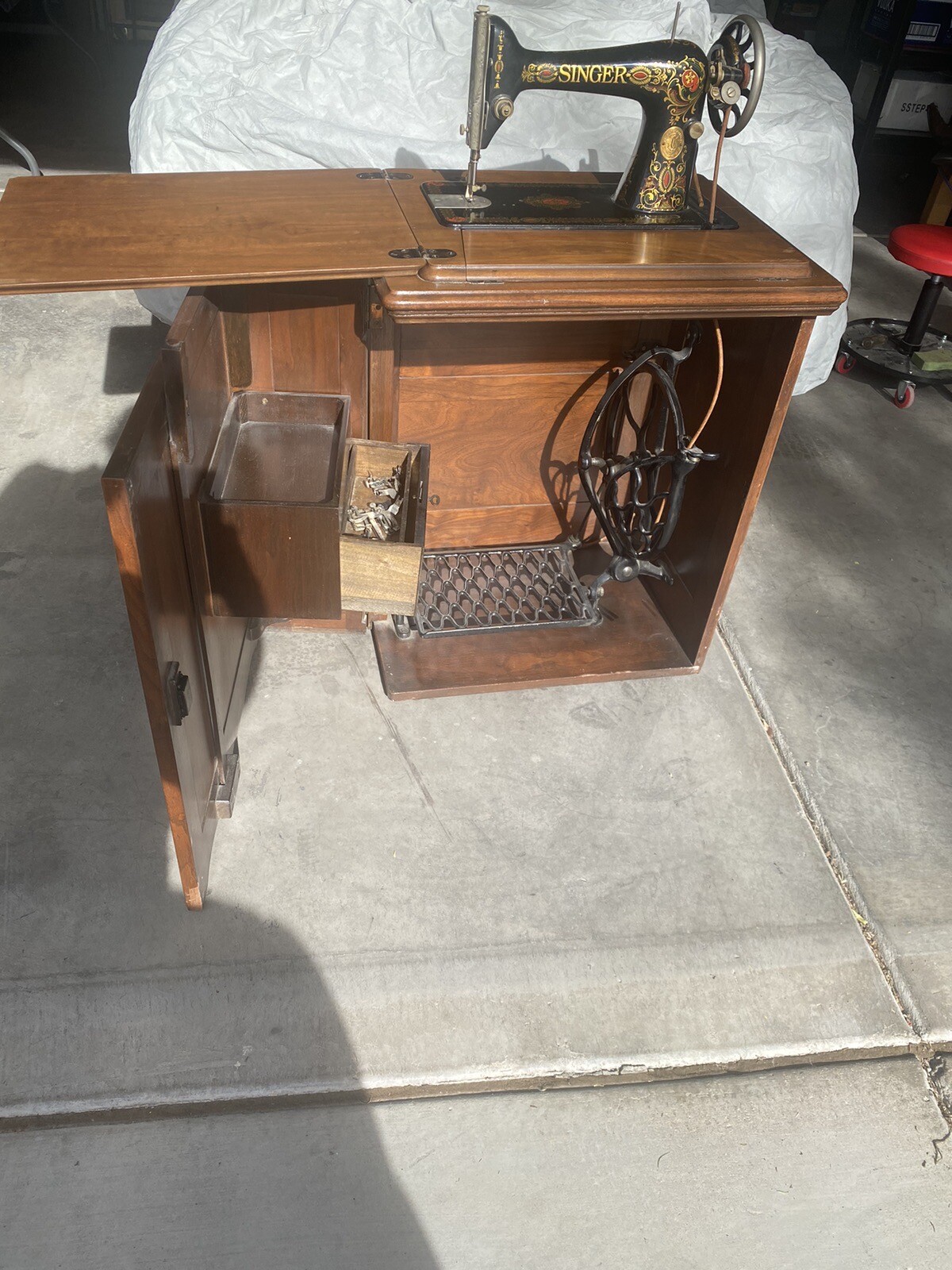 Singer Treadle Sewing Machine, Model/Class 66, In eBay