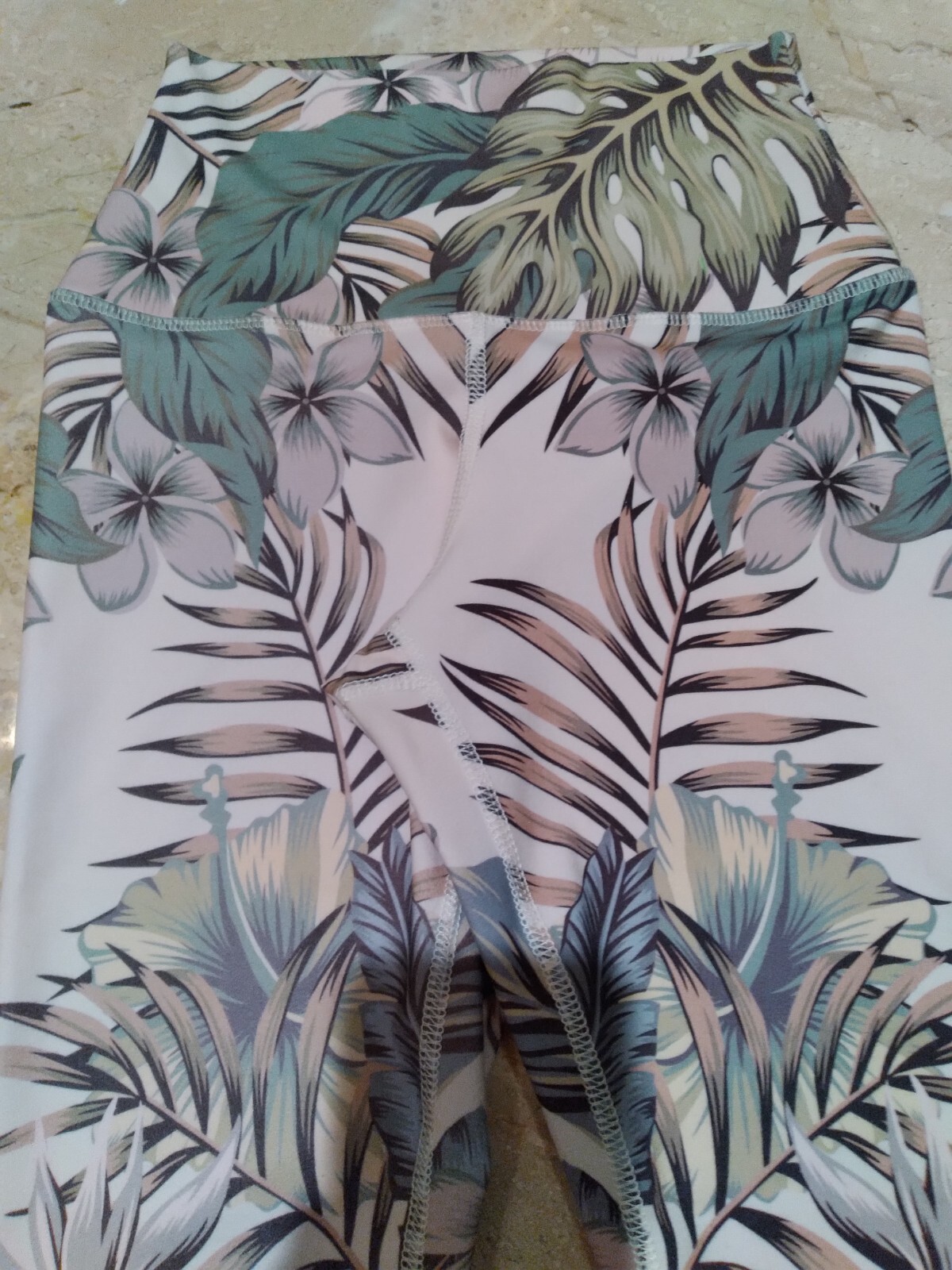 EVOLUTION AND CREATION WORKOUT YOGA LEGGINGS SMAL… - image 4