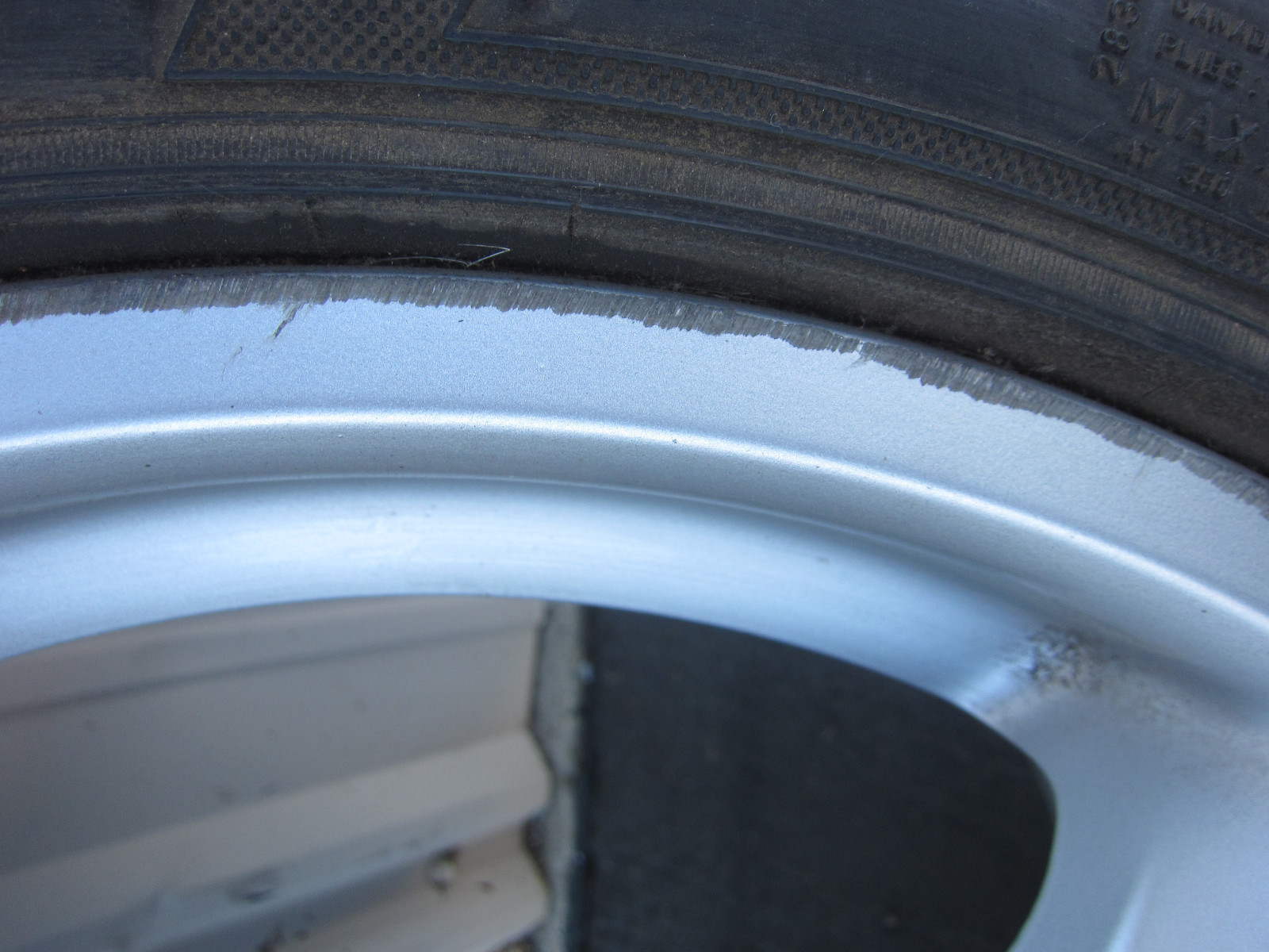 Ferrari 612 - Front Wheel / Rim - 8 x18 - P/N 194186