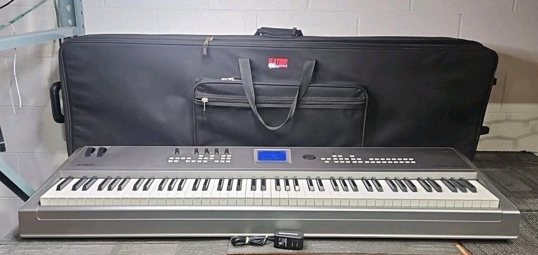 Yamaha WM53340 MM8 88-Key Music Synthesizer - LOCAL PICK UP ONLY