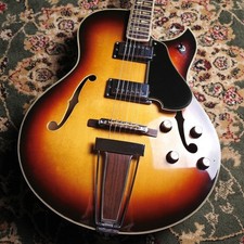 Guitarra eléctrica Yamaha AE-11 usada