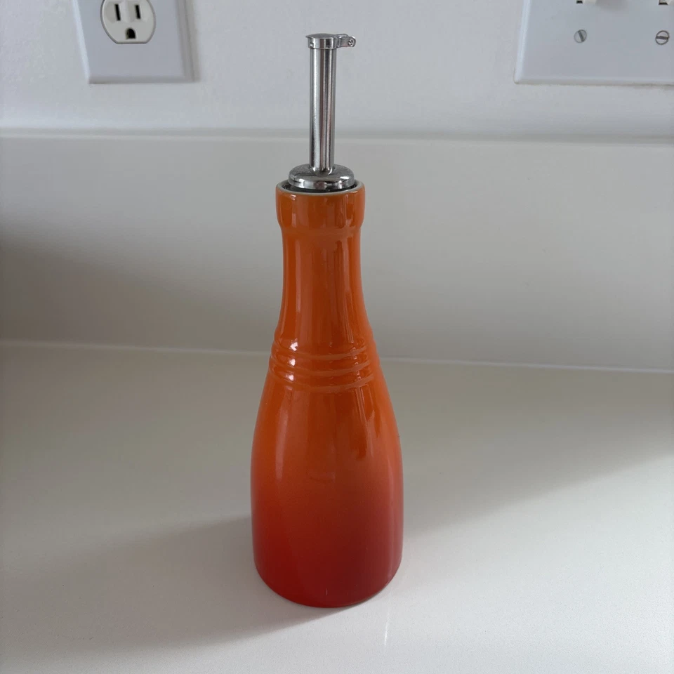 Dispensador de botellas de vinagre de repuesto Le Creuset de 8,75" llama volcánica roja naranja Foto 2 de 4