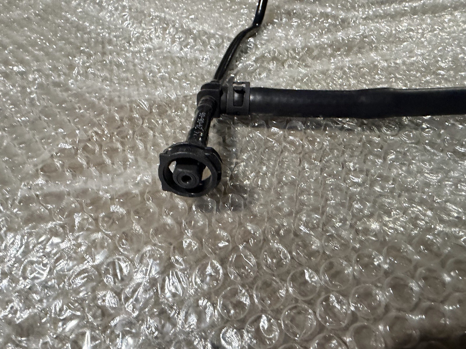 2017-2020 Bentley Bentayga Vent Hose Ventilation Breather Line 36A121081