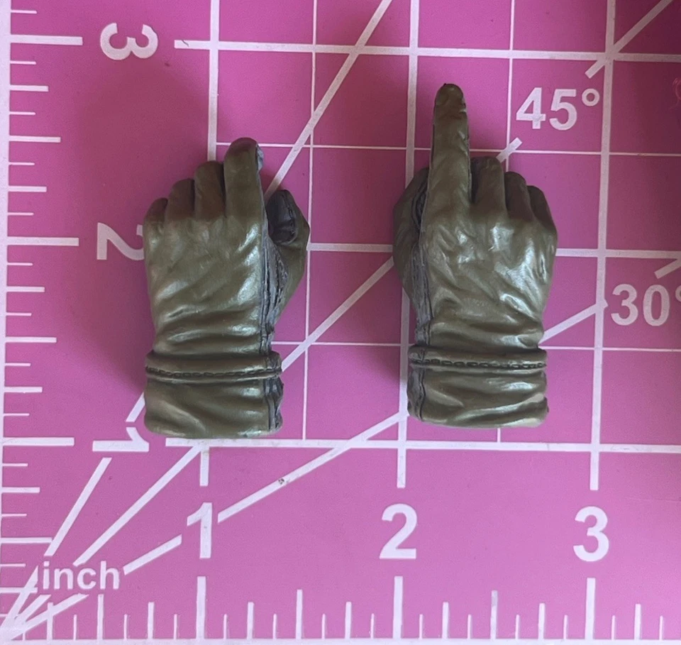 1/6 Scale Hot Toys Predator Billy Molded Nomex Flight Glove Hands MMS73 Trigger - Image 4 of 4