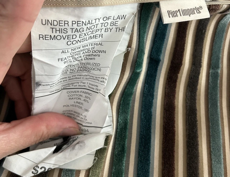 "2 fundas de almohada decorativas a rayas de terciopelo Pier1 Imports 18x14"" azul pavo real" Foto 4 de 4