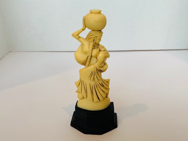 Italy Figurine Depose Roman Fontanini bakelite resin vtg Italian