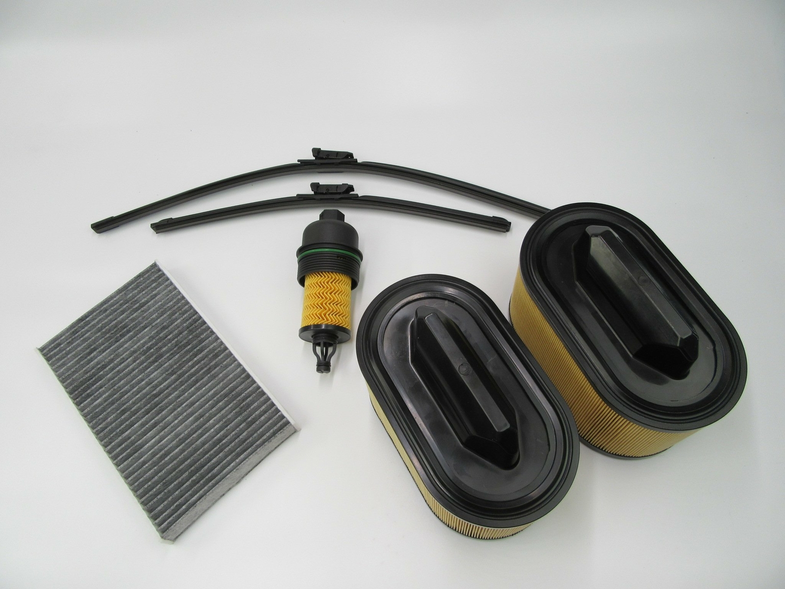 Maserati Ghibli Quattroporte Levante oil air filters wiper blades #579