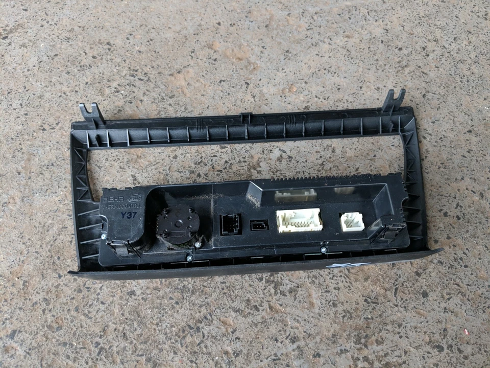 BMW X3 E83 HEATER CLIMATE TEMPERATURE CONTROL PANEL 64113415204 - Image 2 of 3