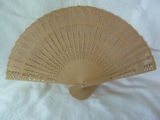VTG PATTERNED BALSA WOOD LADIES FOLDING HAND FAN 14" UNFOLDED