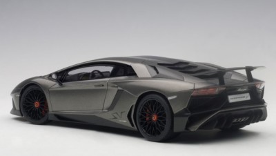 1円！京商 1/18 ランボルギーニ LP750-4 SV アヴェンタドール 白