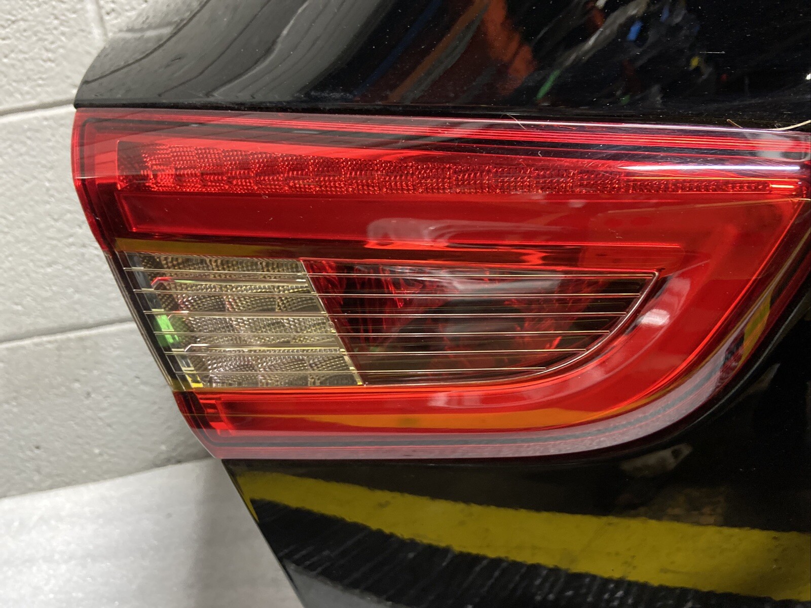 2014-2023 Maserati Ghibli SQ4  Rear Trunk Deck Lid Door OEM Lights included