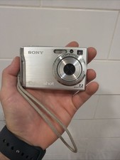 Sony Cybershot DSC-W80 Digital Camera 3x Optical Zoom with Accessories AF Lock