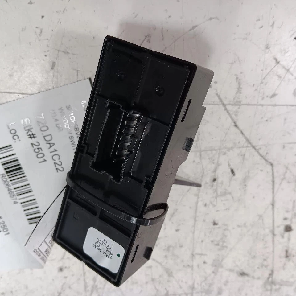 Interruptor ventana eléctrica delantero pasajero derecho Nissan Kicks 2021 2022 2023 2024 Foto 2 de 4