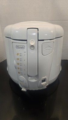 DeLonghi Cool Touch  Deep Fryer 2.2 Lb (D690-UX) Easy Clean Fryer 1500W 