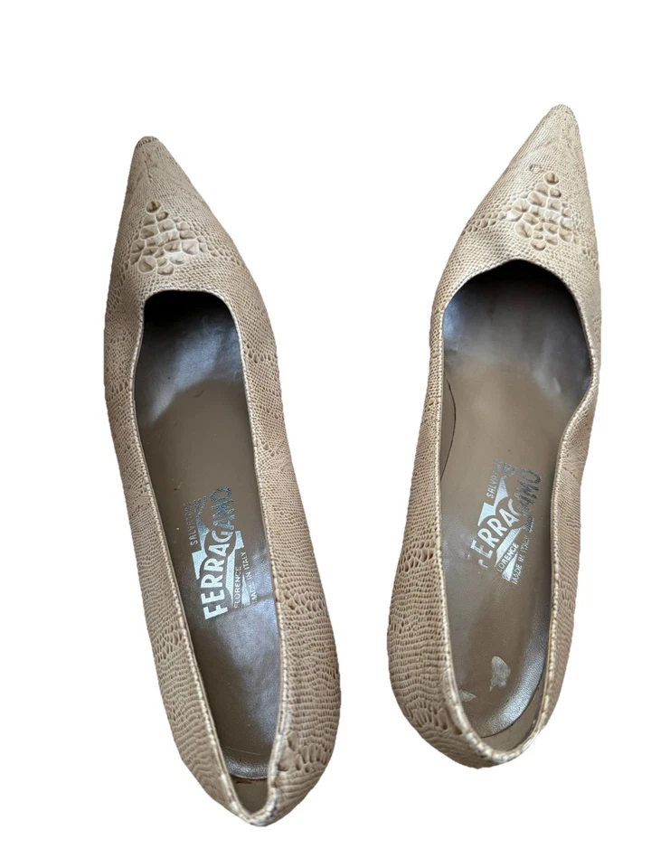 Bomba para mujer Salvatore Ferragamo 9 1/2B Foto 3 de 4