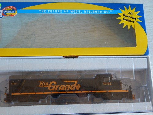 Athearn 95129 HO Rio Grande SD40T-2 Diesel Locomotive #5342 DCC Ready - Picture 12 of 13