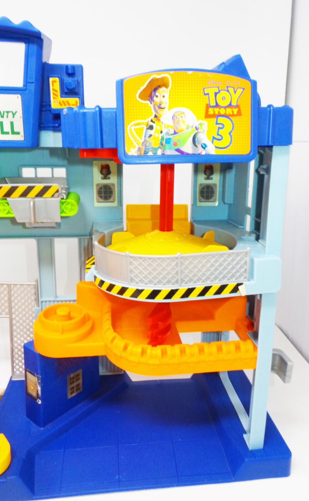 Fisher Price Toy Story 3 Imaginext Tri County Landfill Playset w/ Buzz