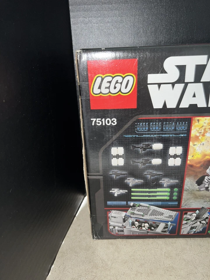 Lego Star Wars First Order Transporter 75103 792pcs - Image 3 of 4