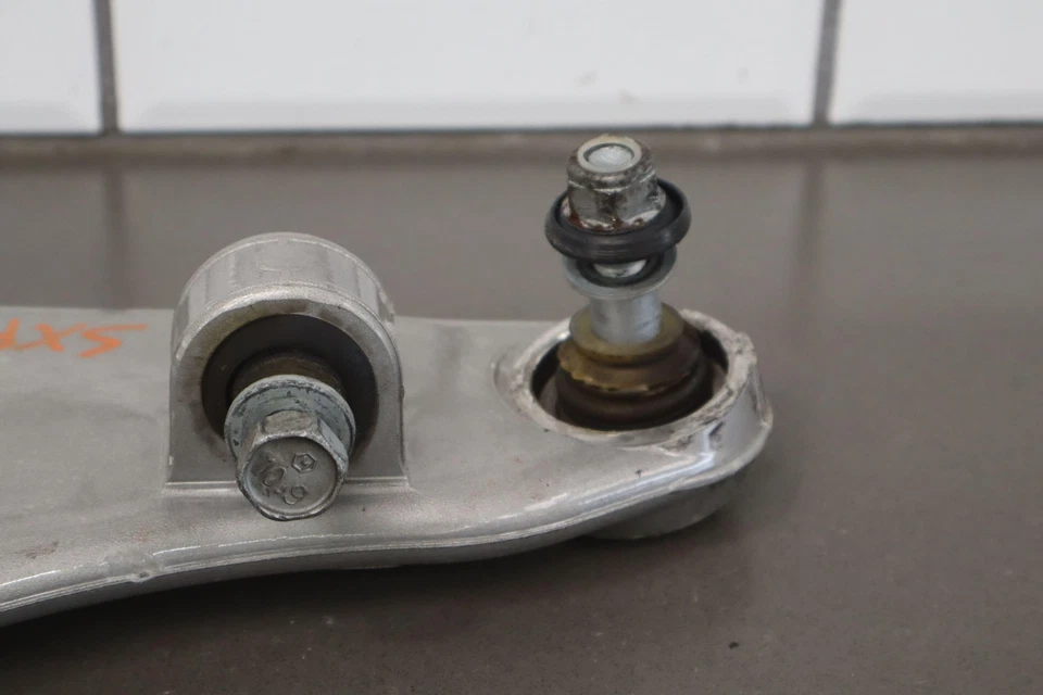 1997-1999 Plymouth Chrysler Prowler braço de controle inferior dianteiro direito *bota rasgada* - Imagem 4 de 4