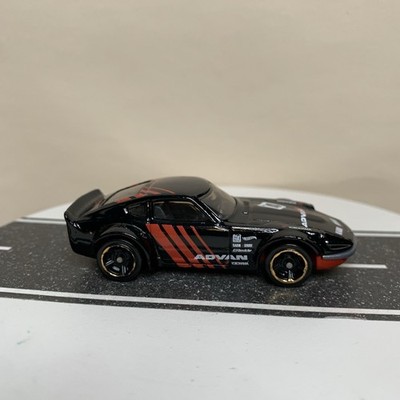 2017 Hot Wheels Nightburnerz #357 Nissan Fairlady Z Black Advan w
