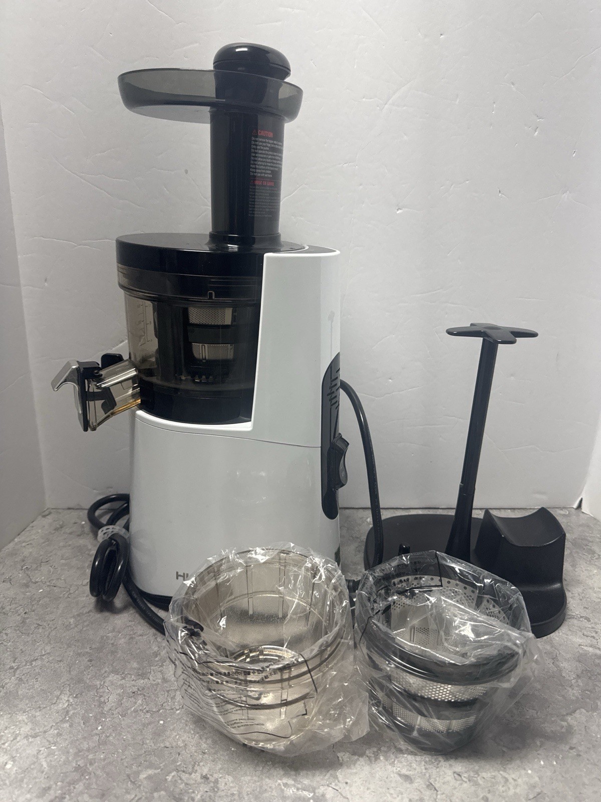 Hurom H-AA Slow Juicer White 3 Strainers Complete Auger Clean Tested