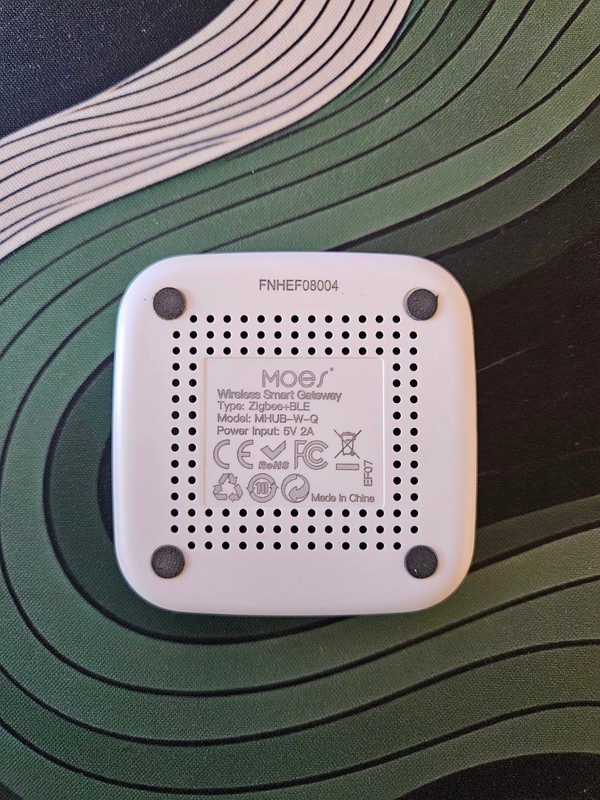 MOES Tuya ZigBee & BLE Smart Home Gateway Hub
