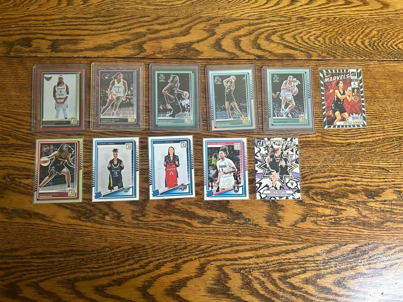 2025 WNBA Donruss Card Lot (11 Cards) Red, Purple, Green, Rookie