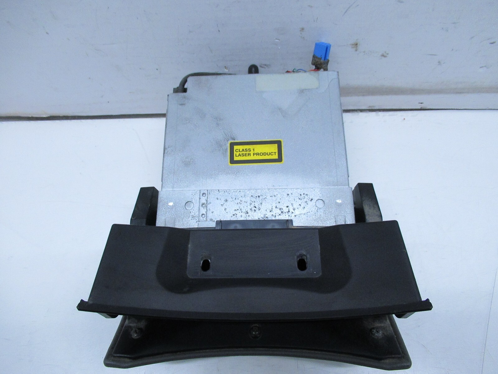 04-08 MASERATI QUATTROPORTE CD CHANGER STORAGE COMPARTMENT OEM