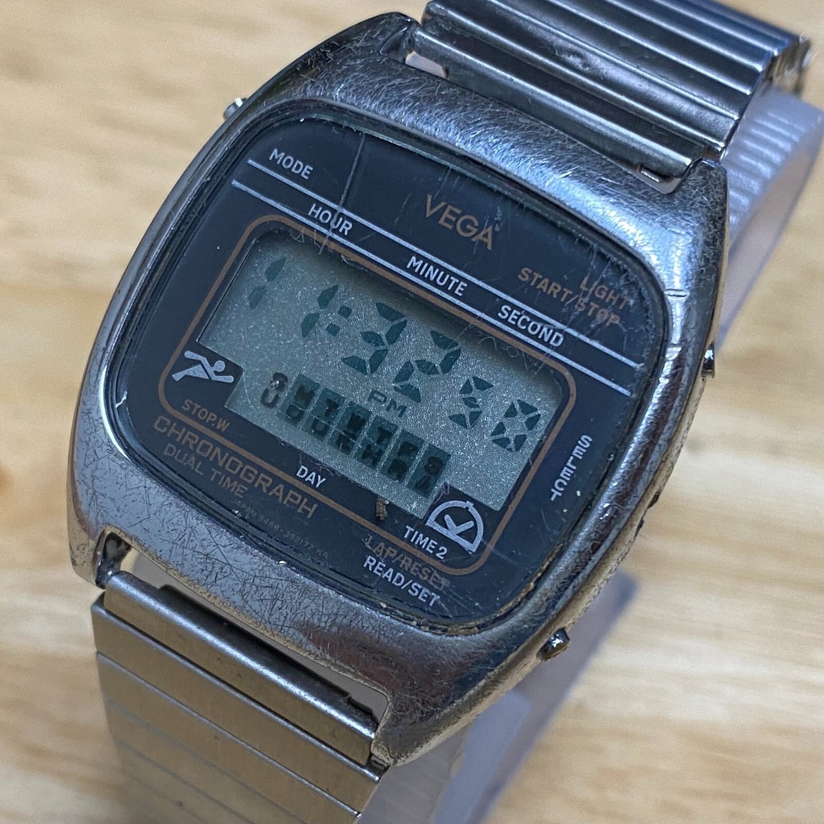 VTG Vega Mitsubishi Mens Stretch Digital Quartz Chrono