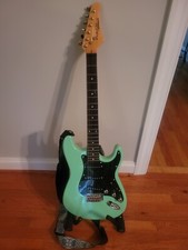 KRAMER FOCUS 111S STRATOCASTER STYLE ELECTRIC GUITAR MINT GREEN. RH. Exc Cond