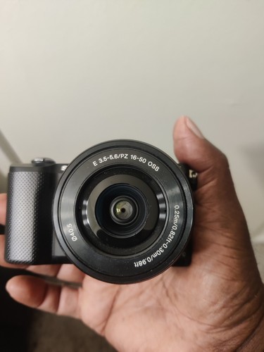 Sony Alpha A5000 20.1 MP Mirrorless Digital Camera Body *Shutter 669* - Picture 4 of 11