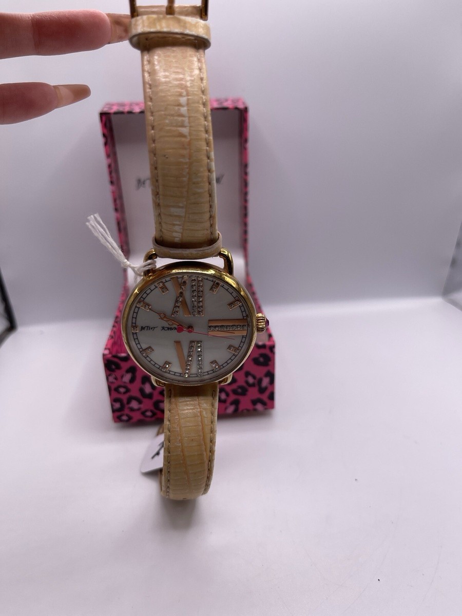 BETSEY JOHNSON LADIES WATCH ROSE GOLD TONE WITH A PINK 