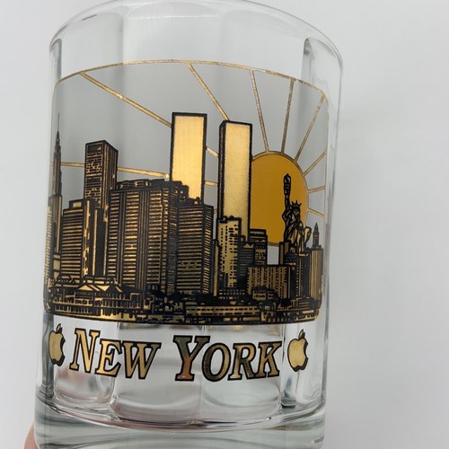 Vtg MCM Black 22K Gold New York Skyline Twin Towers Old Fashioned Tumbler Glass - Picture 7 of 13